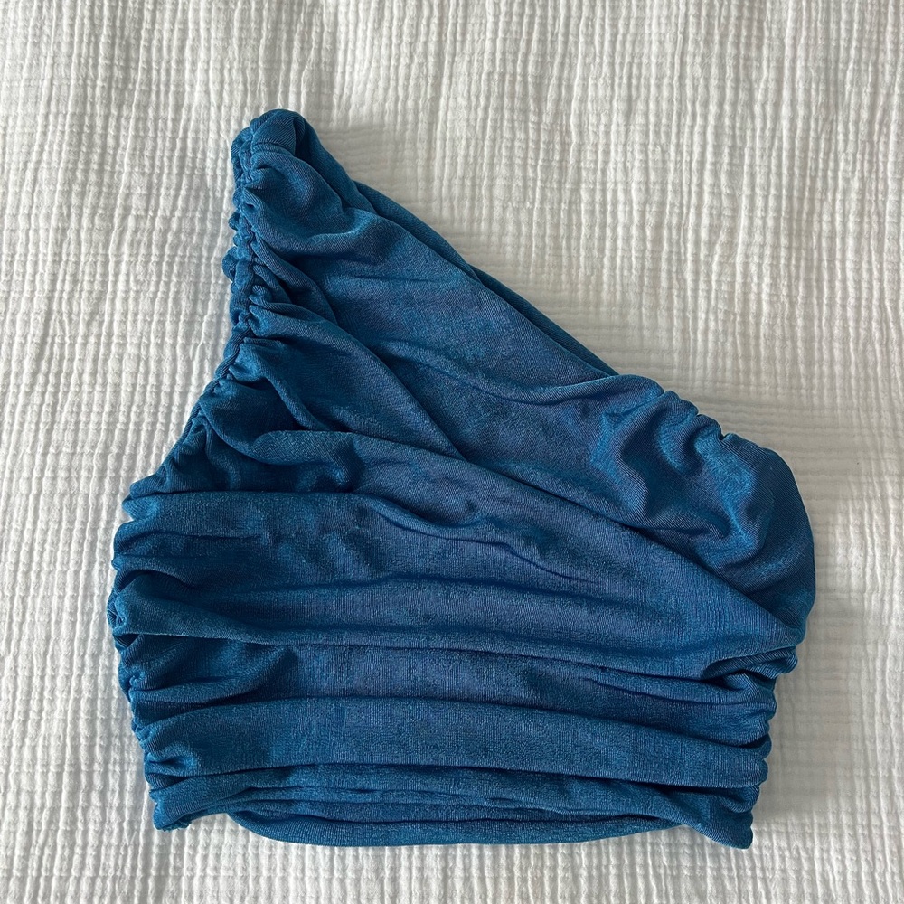 One Shoulder Going Out Top